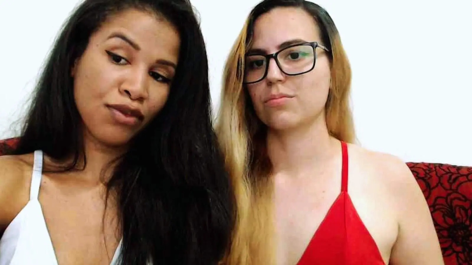 EmilyAndGabi - Live Cam & Photos